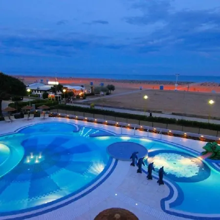 Apartment Beachfront Apartment With Terrace And Shared Pool