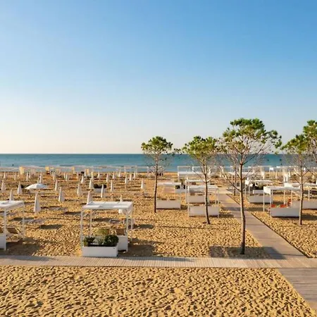 Appartamento Beachfront With Terrace And Shared Pool *
