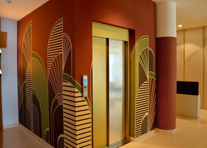 Spacious With Sea View And Large Terrace * 비비오네